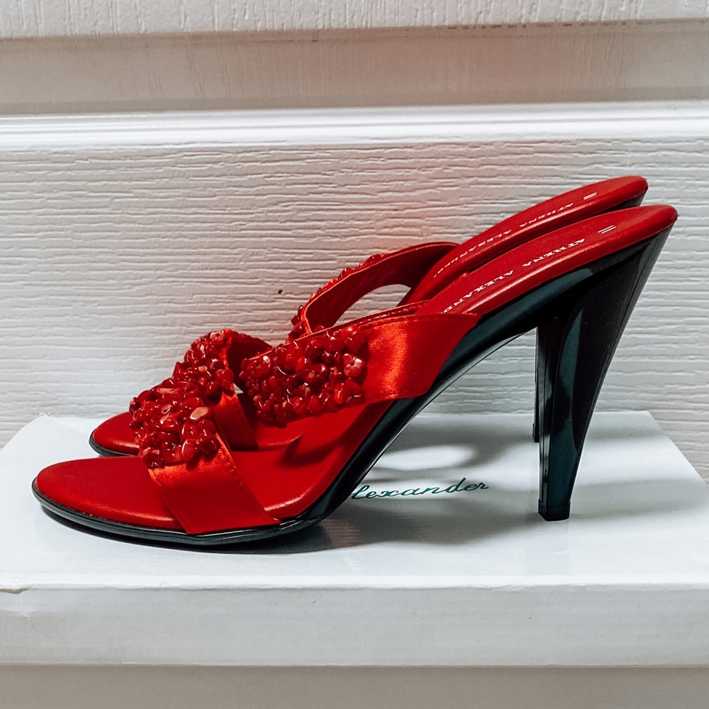 BRAND NEW Anthena Alexander Red Satin Stone April Sandal Size 9.5